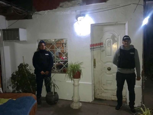 El municipio clausuró un geriátrico ilegal de Los Hornos donde vivían cinco jubilados
