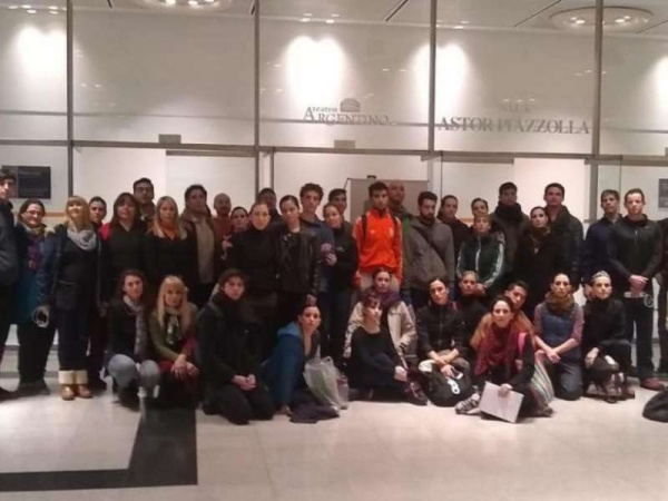 Los trabajadores del Teatro Argentino continúan reclamando por mejoras edilicias