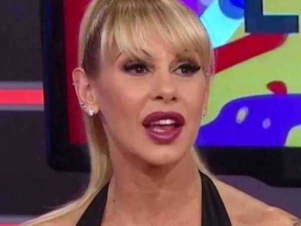 Mónica Farro se desnudó en Instagram... ¡y mostró la foto!