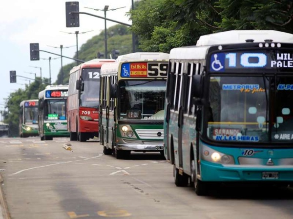 Levantaron la medida de fuerza y continuará el servicio nocturno de colectivos
