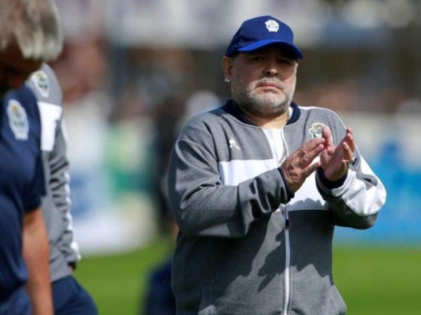 Maradona perdió en su estreno como entrenador de Gimnasia