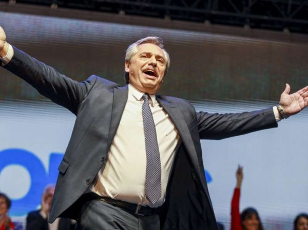 Alberto Fern&aacute;ndez apunt&oacute; contra Vidal en una charla con estudiantes: "&iexcl;Qu&eacute; bien votaron los bonaerenses!"