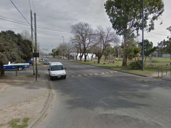 Un policía desatado de La Plata baleó a su ex pareja, su ex suegra y a una nena