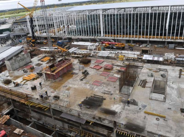 Derrumbe en las obras de ampliación del Aeropuerto de Ezeiza: hay un muerto y trece heridos