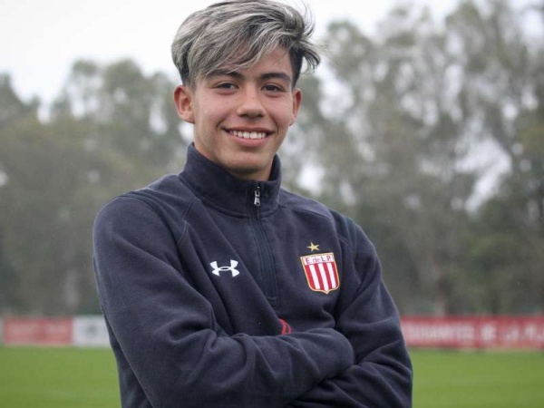 Por las lesiones, un juvenil de 16 años podría ser titular ante Arsenal