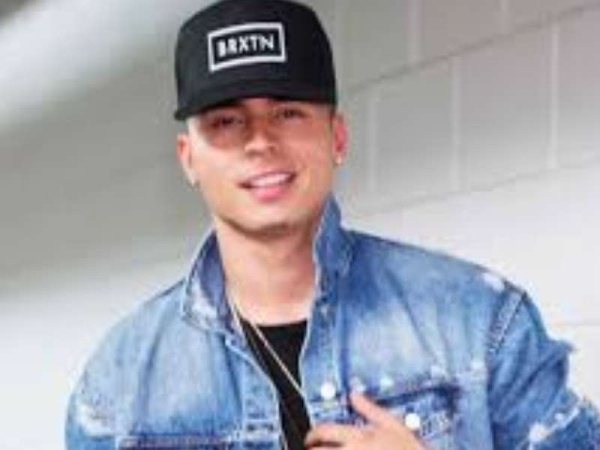 Reykon estrenó &#039;Perriando&#039;