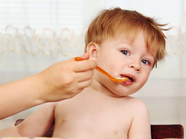 Según la ciencia, no deberías obligar a tu hijo a comer 