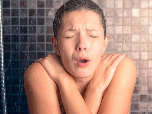 Los 10 beneficios de ducharse con agua fría