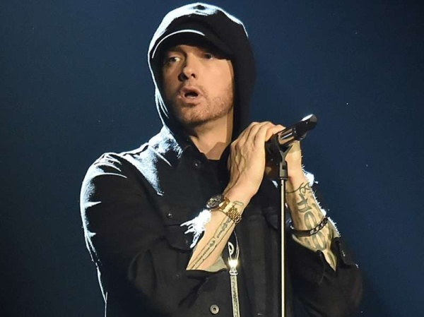 Eminem lanza un nuevo álbum contra las armas 
