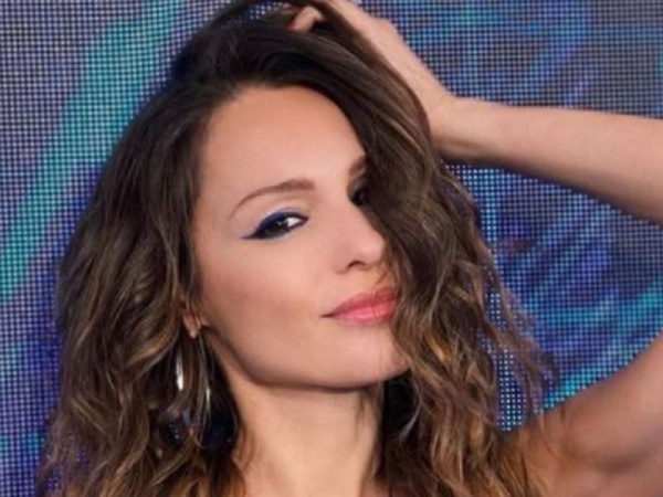 ¡Pampita posó sin maquillaje!