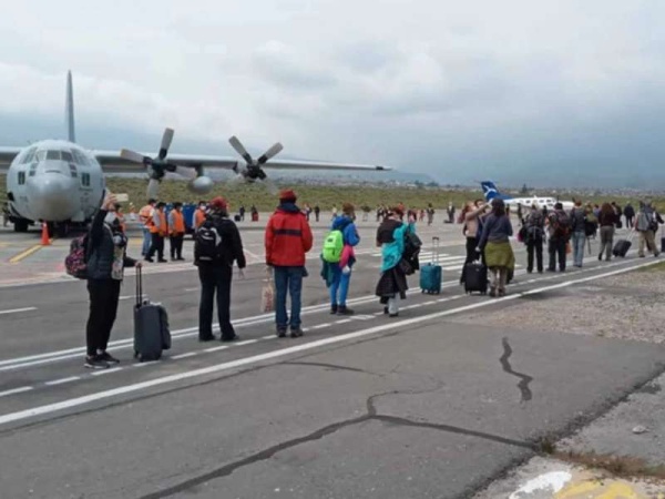 Llegaron al país dos aviones Hércules con argentinos que estaban varados en Perú