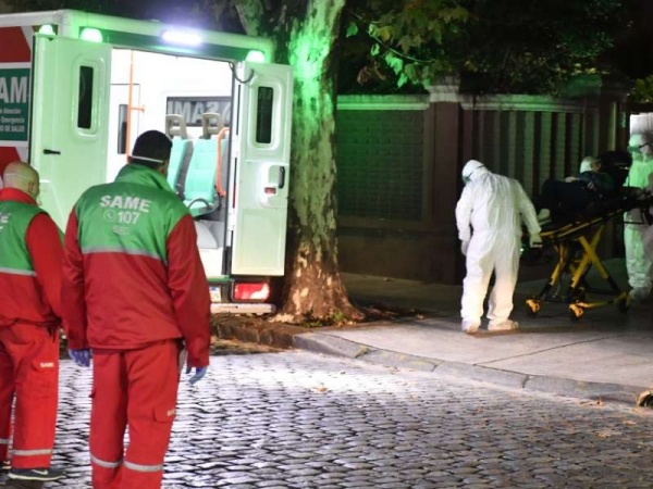 Geri&aacute;trico de Belgrano: lo evacuaron y clausuraron, por tener 19 casos de coronavirus