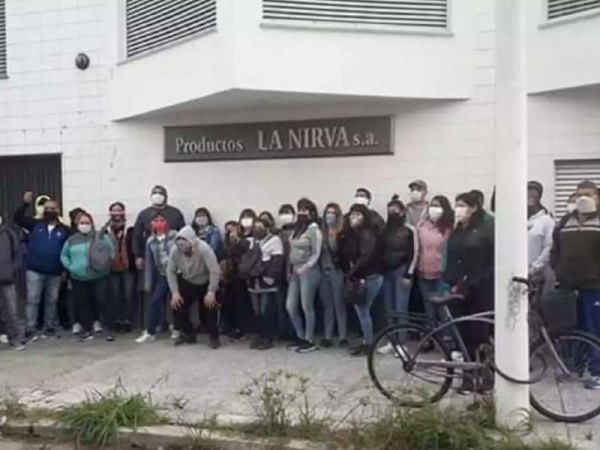 Empleados de "La Nirva" denuncian vaciamiento de la empresa