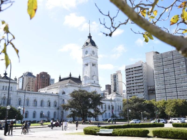 La Plata ya recibió $233 millones de Provincia y el desplome se profundizó en mayo