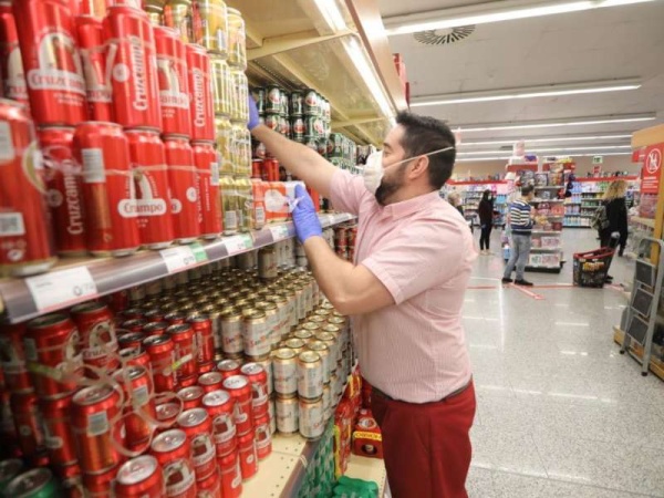Córdoba: se contagió de covid-19 en un supermercado y los vecinos lo amenazan para que se vaya del barrio