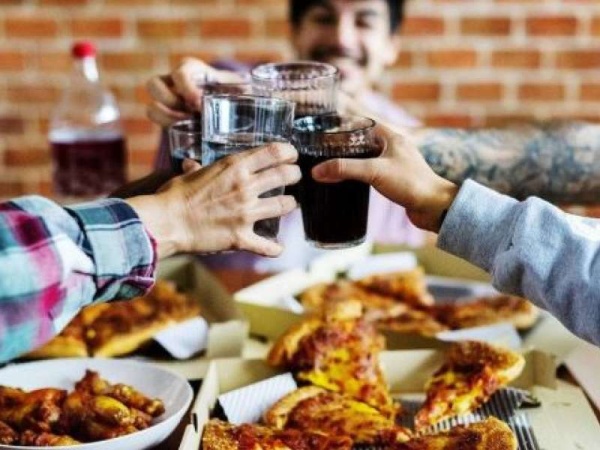 Siete municipios de la provincia de Buenos Aires autorizaron las reuniones en las casas