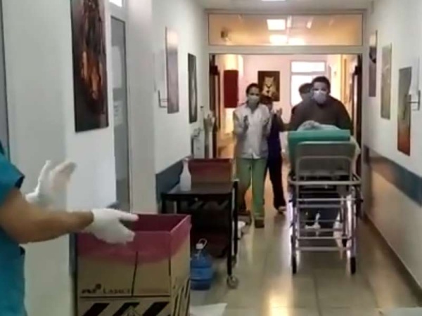 Tiene 90 años y le ganó al coronavirus en el Hospital San Juan de Dios de La Plata 