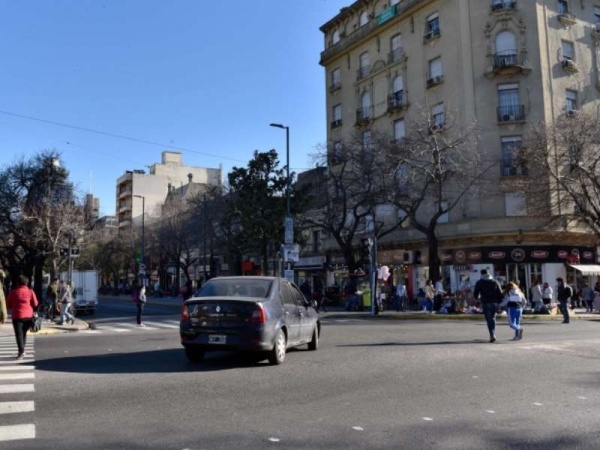 La cuarentena estricta en La Plata duró dos días y aumentó la circulación de autos: habrá multas elevadas