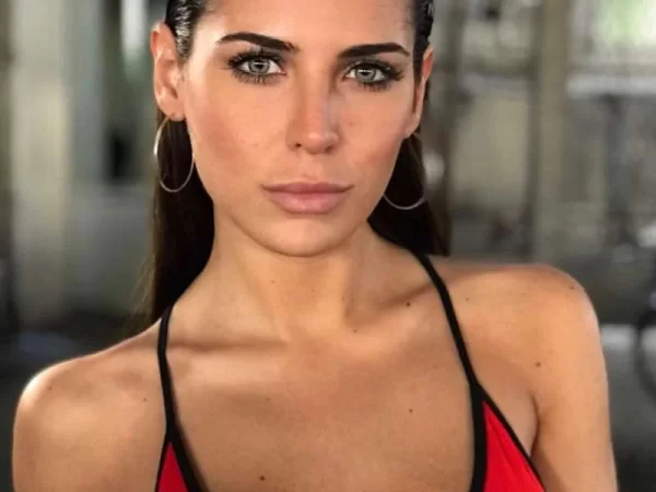 Mina Bonino posó en bikini... ¡y en primer plano!