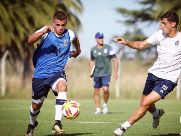 Maradona pierde a otro futbolista por lesión 