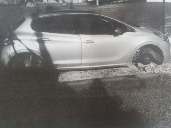 Falso robo en La Plata: le sacó las ruedas a su auto pero no pudo sostener la mentira en la Comisaría