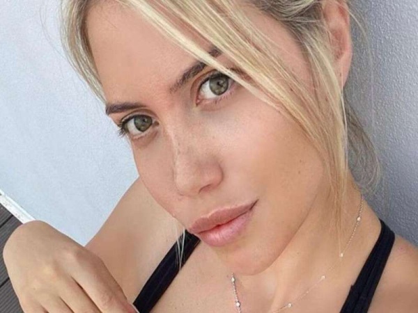 Diseñaron una campera de jean con la cara de Wanda Nara