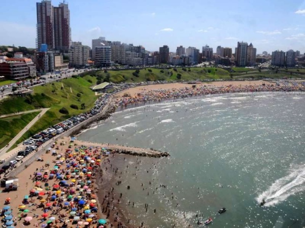 Verano 2021: Mar del Plata usará aplicaciones tecnológicas para limitar los turistas al 50%
