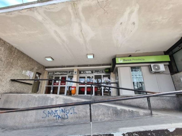 Un preso con COVID-19 atacó a un enfermero en el Hospital Rossi de La Plata