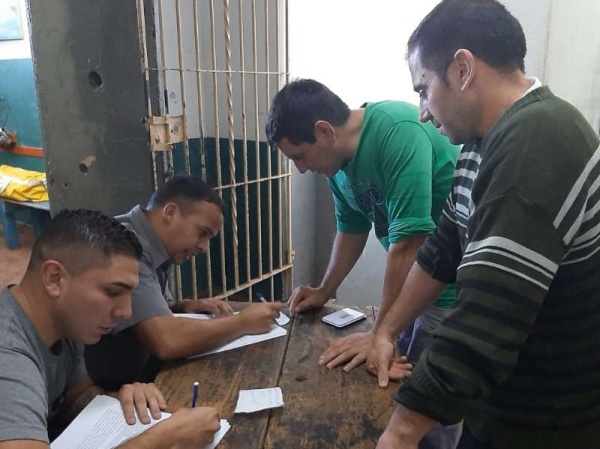 En las cárceles de La Plata vuelven las clases universitarias: dónde y cómo podrán estudiar