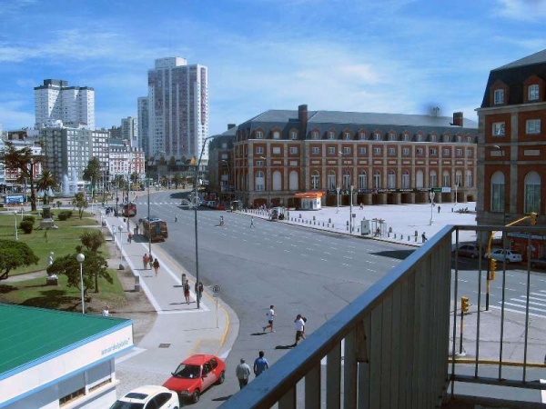 Para veranear en Mar del Plata habrá que llevar sábanas, toallas y hasta almohada propia: así sería el protocolo