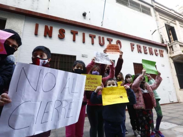 Cerró un histórico colegio de Ramos Mejía y todos se enteraron por mail: las autoridades no responden