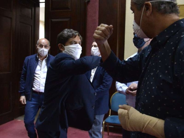 Kicillof se reúne con expertos e intendentes para definir cómo sigue el aislamiento desde el próximo lunes