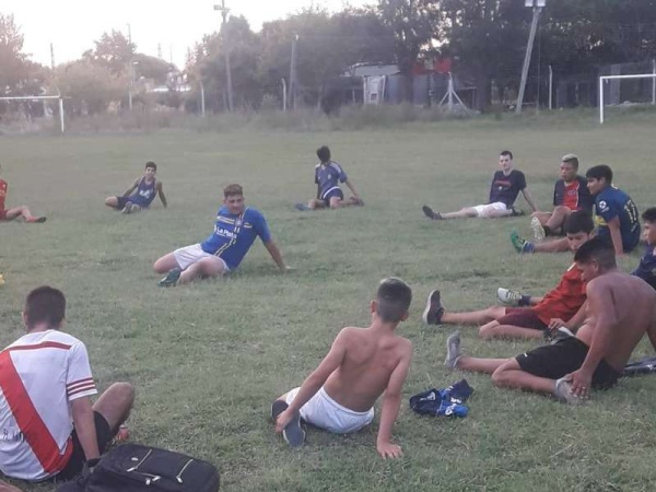 Robaron cables, materiales de entrenamiento y 10 reflectores en un club de San Carlos: &quot;Así es imposible seguir&quot;