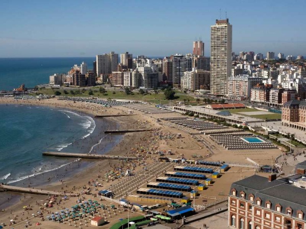 Nación y Provincia se reúnen para coordinar la temporada en la costa: se analizará la situación de los teatros y los campings