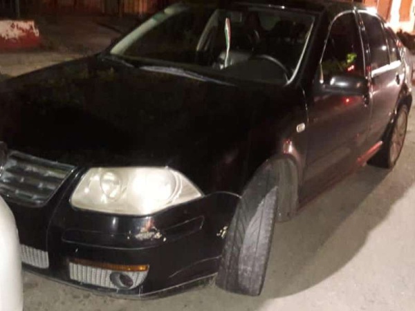 Hacían &quot;maniobras imprudentes&quot; en La Plata y los detuvieron: tenían $20.000 en sus zapatillas