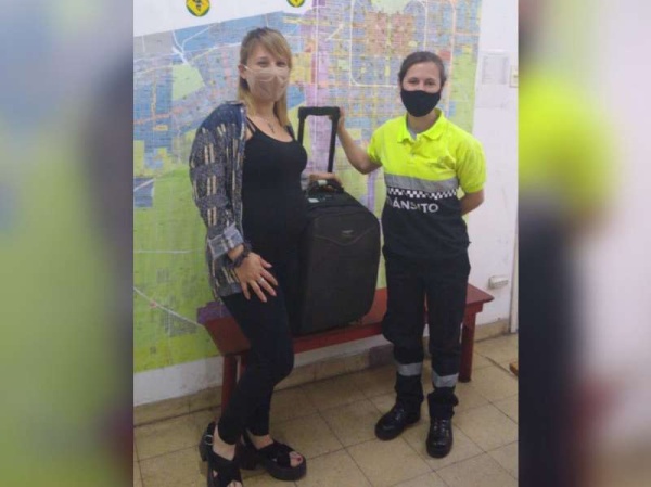 &quot;Voy a poder dormir tranquila&quot;: apareció la dueña de la valija perdida en Plaza Moreno