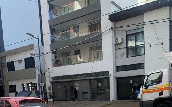 Cables ca&iacute;dos y peligro en la zona de Plaza Malvinas