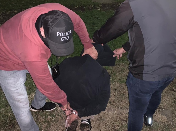 Le gatilló cinco veces en la cabeza a su ex, la amenazó, la persiguió y lo detuvieron en Los Hornos