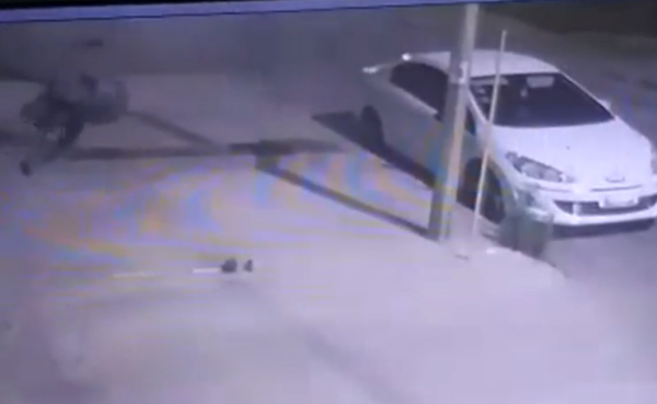 Delincuentes saquearon un negocio de ropa de La Plata en cuestión de minutos: "Nos dejaron el local completamente vacío"