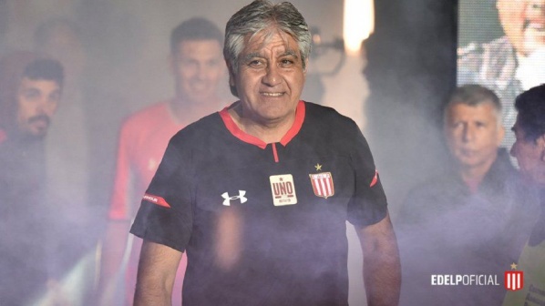 Un ex futbolista y t&eacute;cnico de Estudiantes pidi&oacute; que banquen a Des&aacute;bato y Bra&ntilde;a