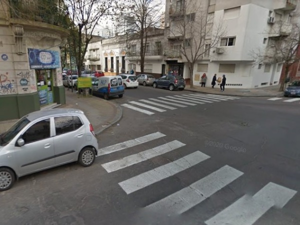 Rob&oacute;, amenaz&oacute; a una empleada en el centro platense y huy&oacute;: Los vecinos lo detuvieron en la puerta