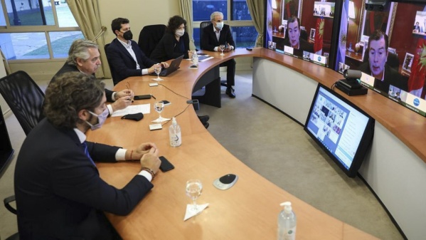 Alberto Fernández se reunió con los gobernadores y definió el plan de vacunación: comienza este martes