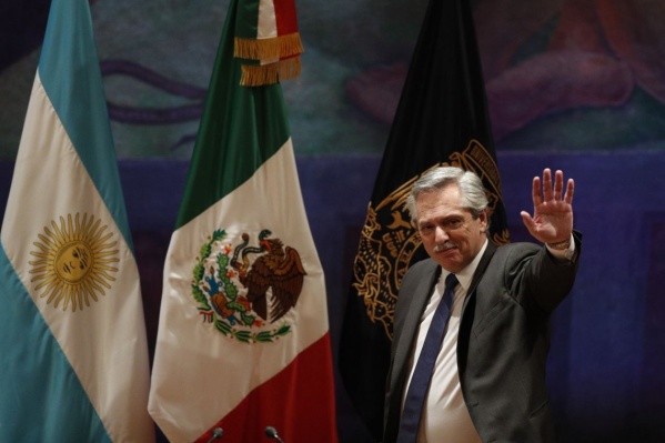Alberto Fernández visita a México por los 200 años de su independencia