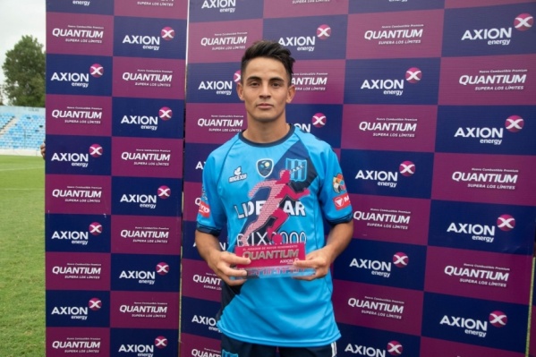 Estudiantes abrochó su primer refuerzo