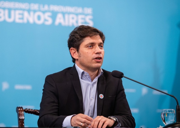 Kicillof anunció que la vacunación de docentes con factores de riesgo comenzará la semana próxima