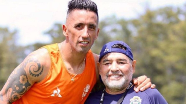 Lucas Barrios: “Maradona terminó como quiso, dentro del fútbol, que es lo que lo hacía feliz”