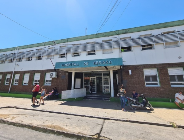 Apuñalaron en Berisso a un hombre en su propia casa y le perforaron los intestinos