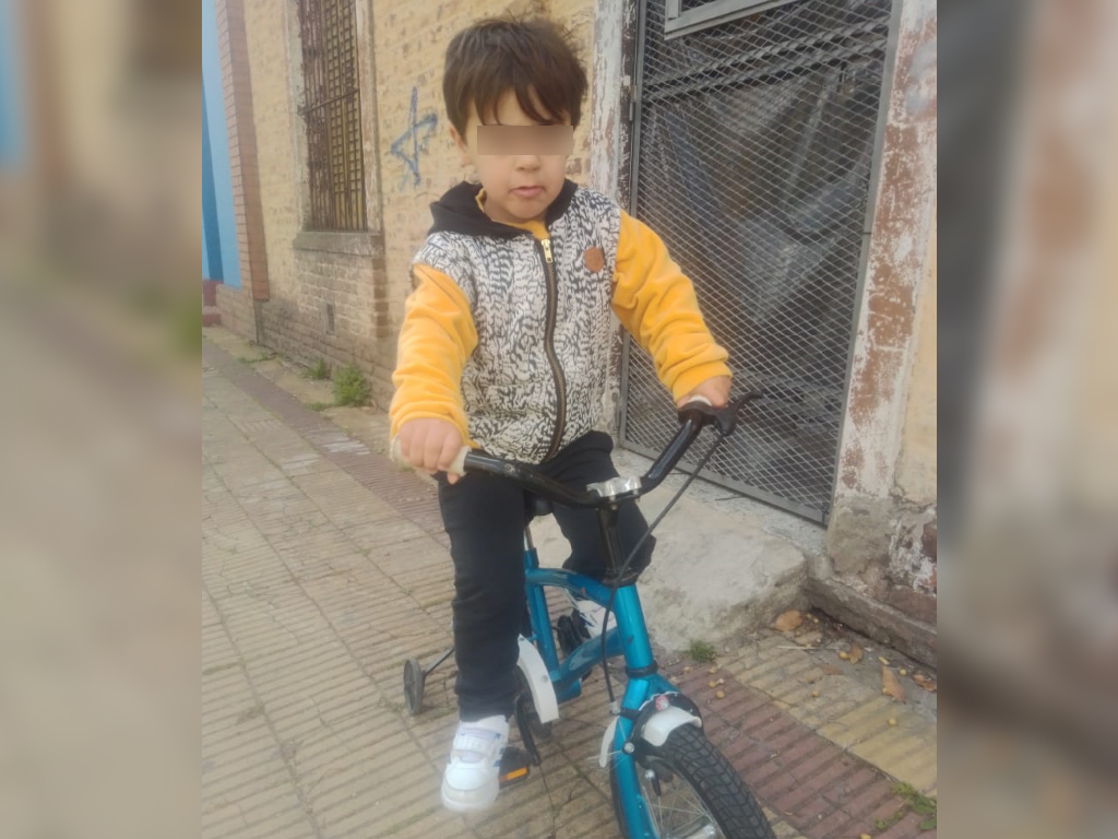 Aprend&iacute;a a andar en bicicleta en La Plata y la perdi&oacute;: "Sus abuelos hicieron un esfuerzo enorme"