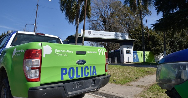 Una patota de vecinos ingresó a su casa y le robaron la "Play" en City Bell