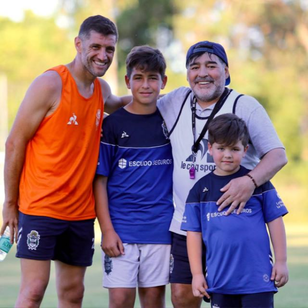 Un referente de Gimnasia contó como recordó a Maradona ante Vélez